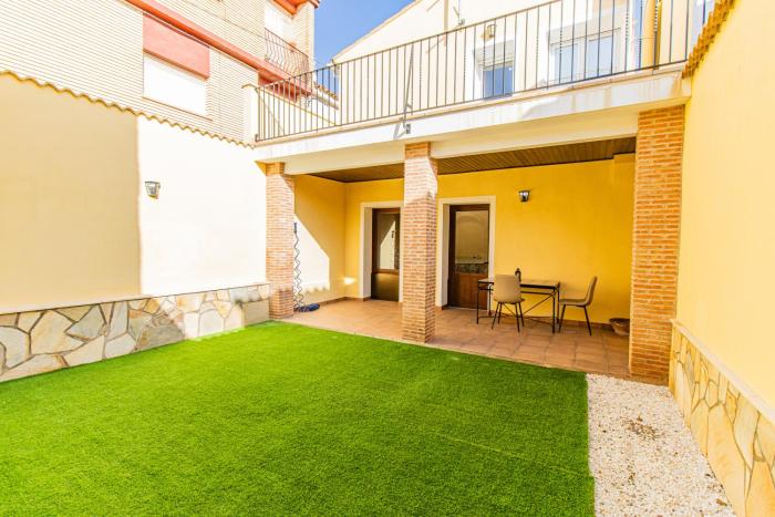 Chalet de Aranda - Elegante Casa para 7 con jardín privado, AC y WiFi