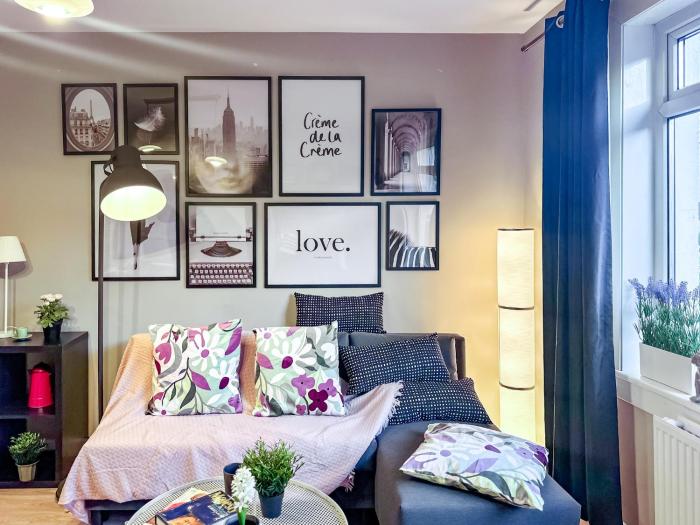 Holly street house with Separate Entrance,Glasgow edge