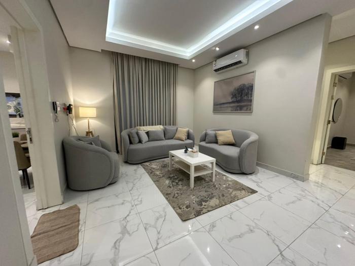 شقة بثلاث غرف نوم ودخول ذكي