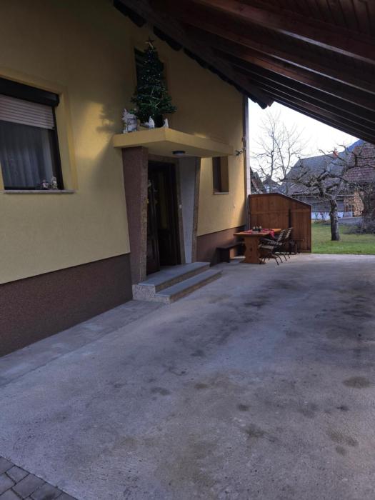 Apartmaji PRI JUNESKO