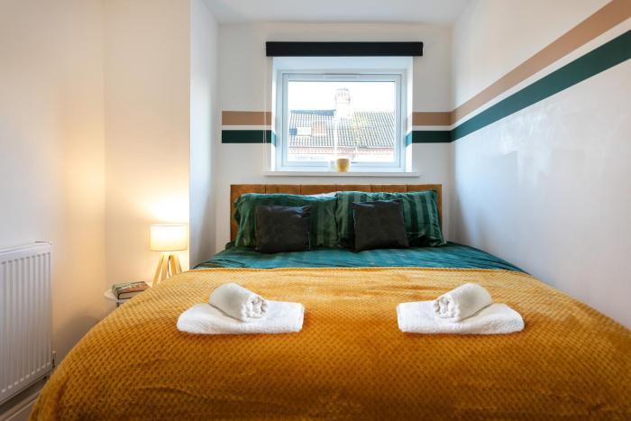 5 bedroom 3 bathroom Parking Contractors Relocations Families, Free high speed unlimited WIFI