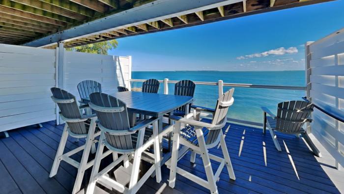 Put-in-Bay Waterfront Condo #109