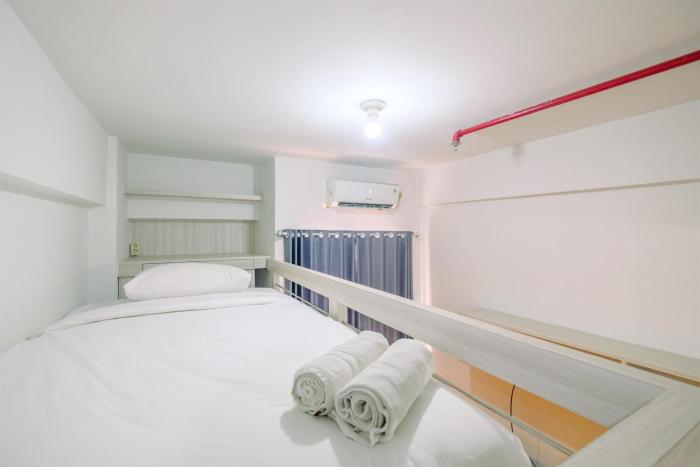 Comfortable and Cozy Living Studio Room at Dave Apartment By Travelio