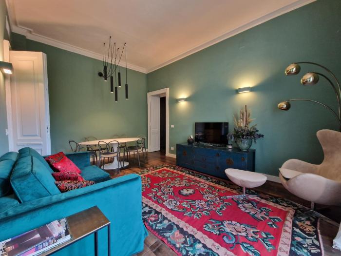 ELEGANT HOUSE, in THE CENTER