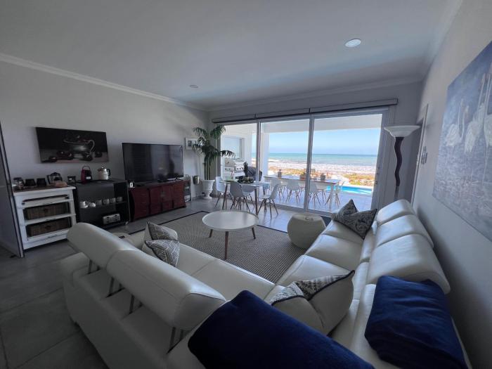 Shelley Point On Sea