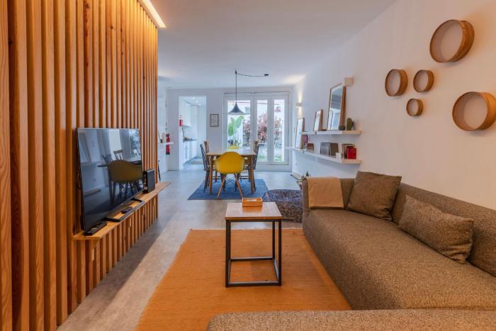 Modern & Hidden Apartment by LovelyStay