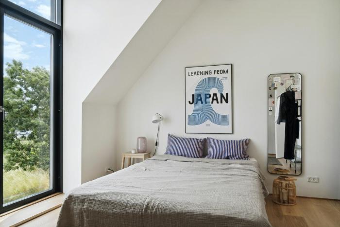 Architectural Simplicity With Vast Views