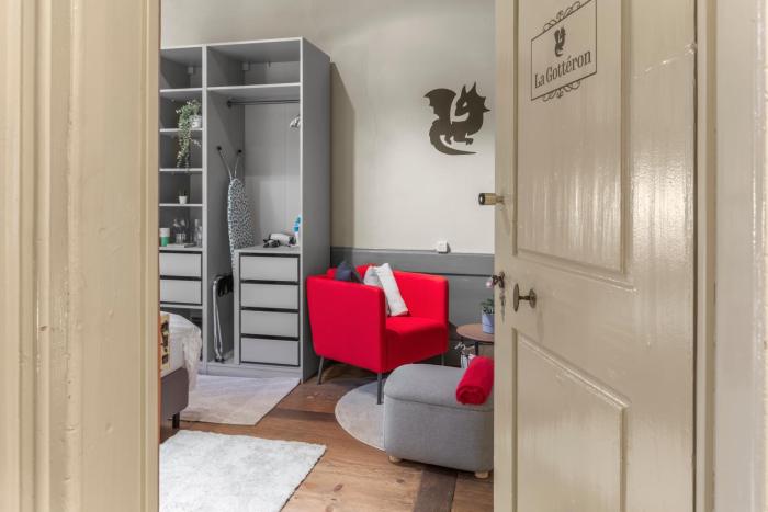 Chambre chaleureuse dans la vieille ville de Fribourg