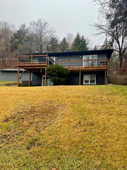 Vernon Cozy 2BD Pet-Friendly Mountain Creek