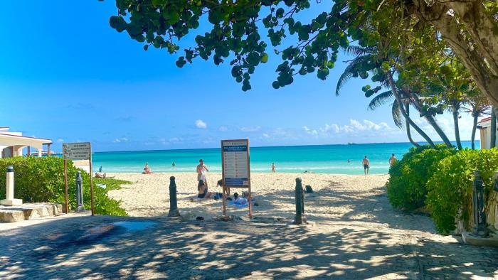 Castillo de Amor - Sandy Paradise