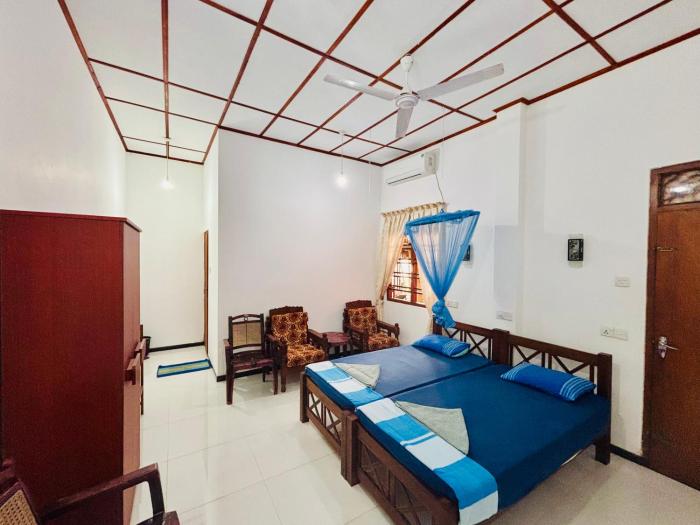 Golden Beach Guest House and Restaurant