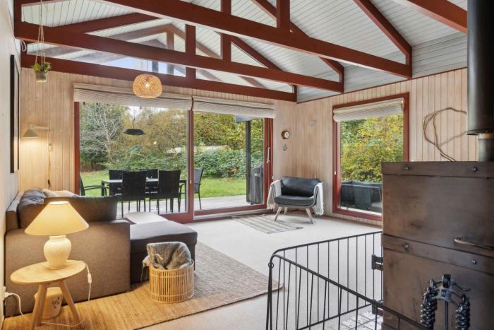 Cozy Sommerhouse Near The Sea