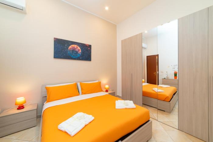 B&B in Naples City Center - Vacation Apartment near the Train Station & Top Naples Attractions