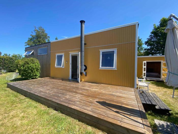 Bright Holiday Home Close To The Sea