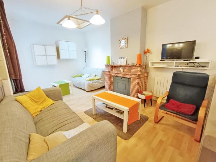 Les Estives, T2 bis, centre Luchon, wifi, 6 personnes