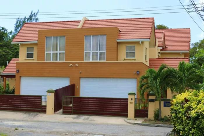 Cozy Townhouses with Private Pool by Southern Sight Barbados