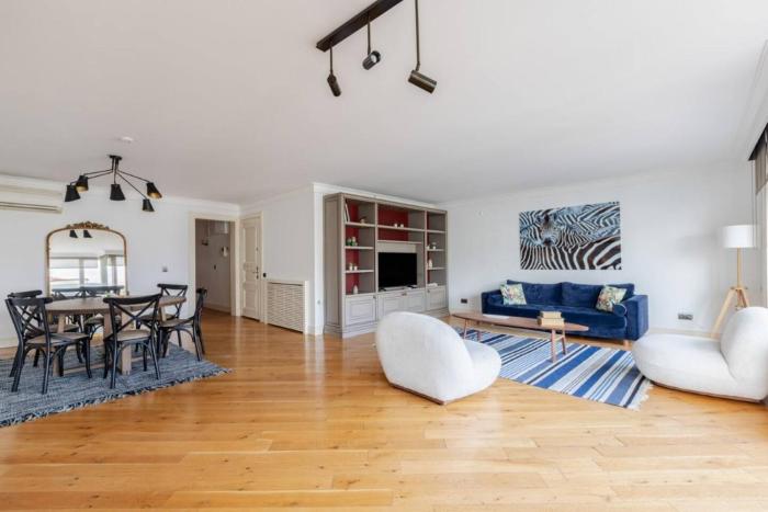 Luxury Modern 3Bed25Bath Central Bright Pad #375