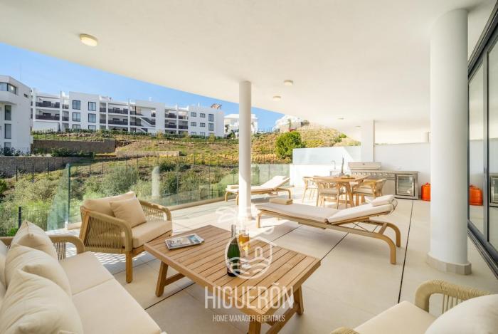 HigueronRentals Sandalo