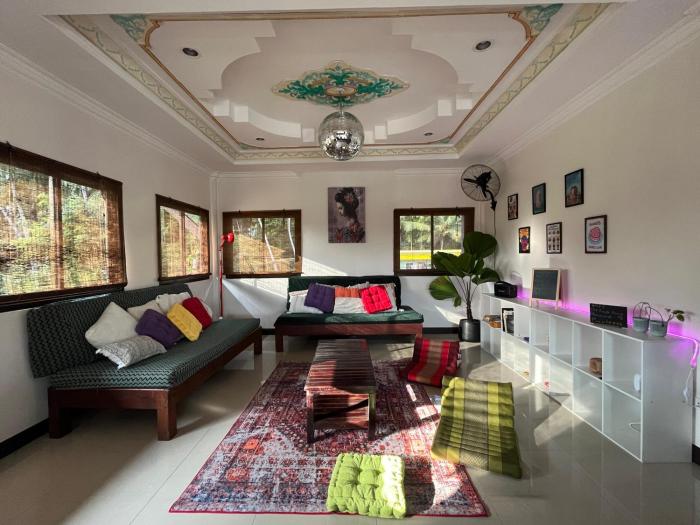 Purple House - Female only Boutique hostel