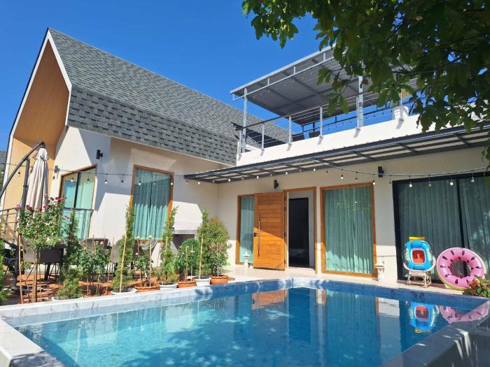 Pool Villa Happiness Lush Valley