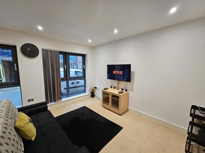 Bee Accommodations - NG1 Apartment