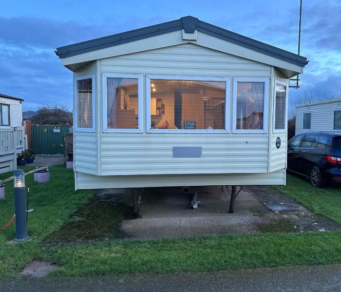 3 Bedroom Caravan - Sleeps 6 Pool & Garden