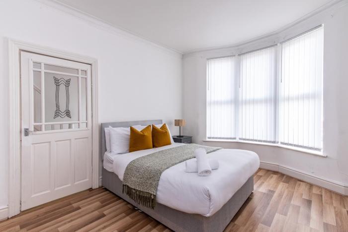 Spacious 4-Bedroom Home Close to Liverpool City Centre