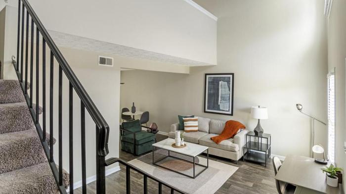 Landing at The Park at London - 1 Bedroom in Morrow