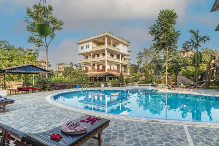 Hotel Riverside with Swimming pool