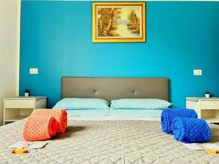 -L Oasi Del Turista, Room 3- CENTRAL STATION