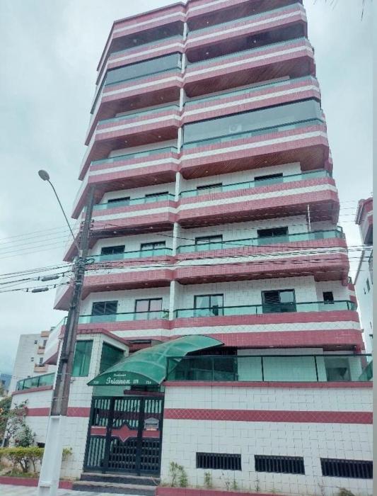 Lindo Apartamento na Vila Caiçara a 700mts da Praia