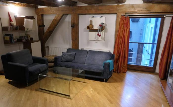 Vintage barn one-bedroom flat