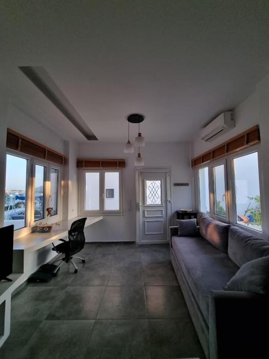 Barewakes Place 1 Spacious Cycladic and Seaside View South Paros