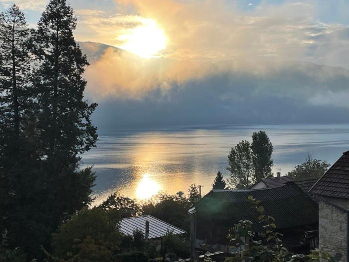 Villa avec vue lac panoramique proche de la plage