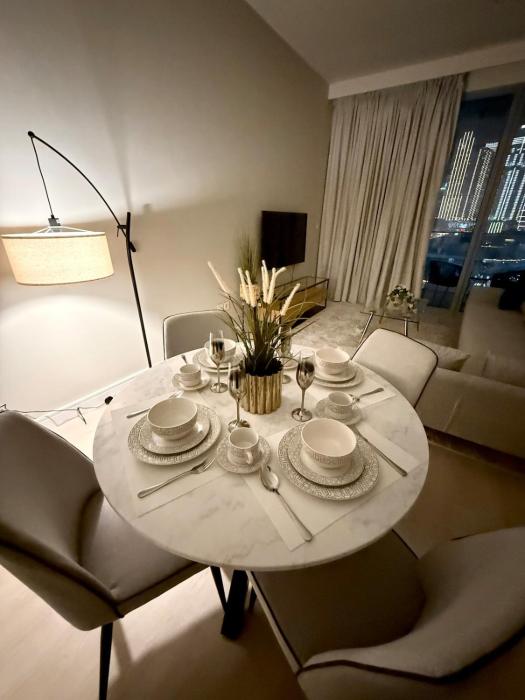 Upgraded brand new apartment Downtown