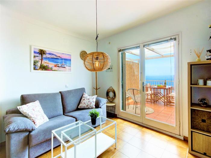 Townhouse in Rosas with Garden near Beach