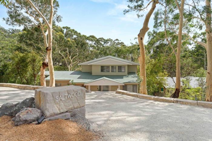 Saltwood at Hyams Beach