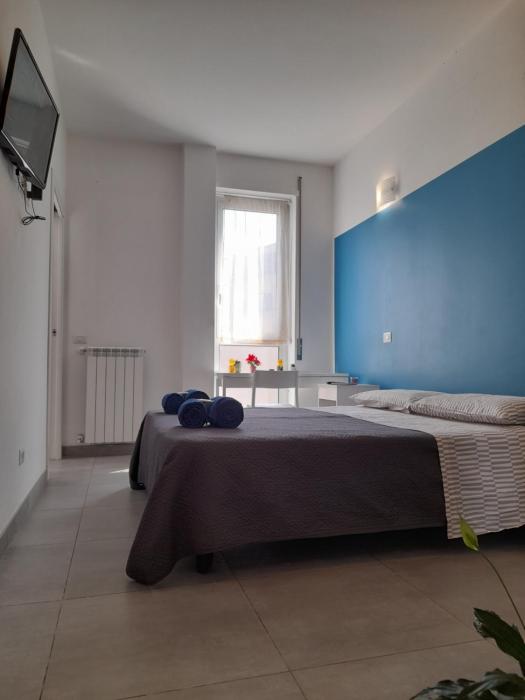 -L Oasi Del Turista, Room 5- CENTRAL STATION private external bathroom
