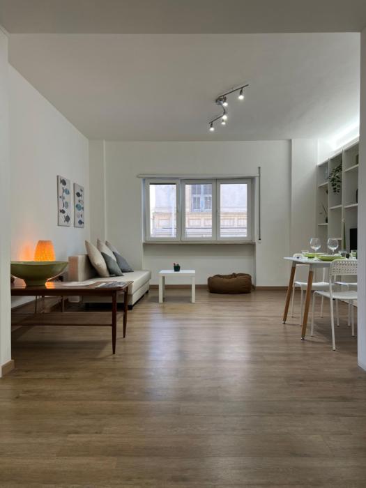 Hibiscus Central Apartment