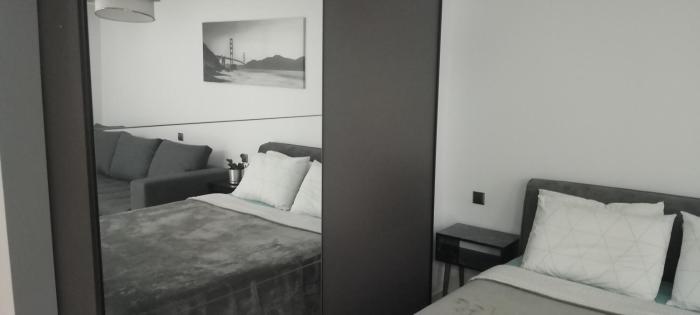 Luxury Semi-Basement Suite Athens