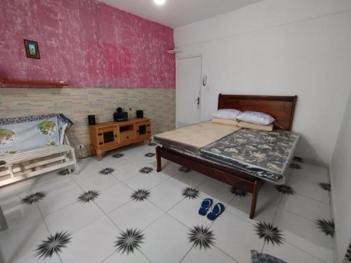 Kit net a uma quadra da praia