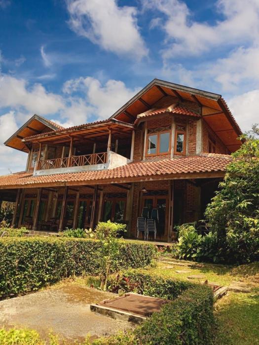 Large Bogor Villa with Pool, BBQ Grill & Fishing Spot by 2ndHome