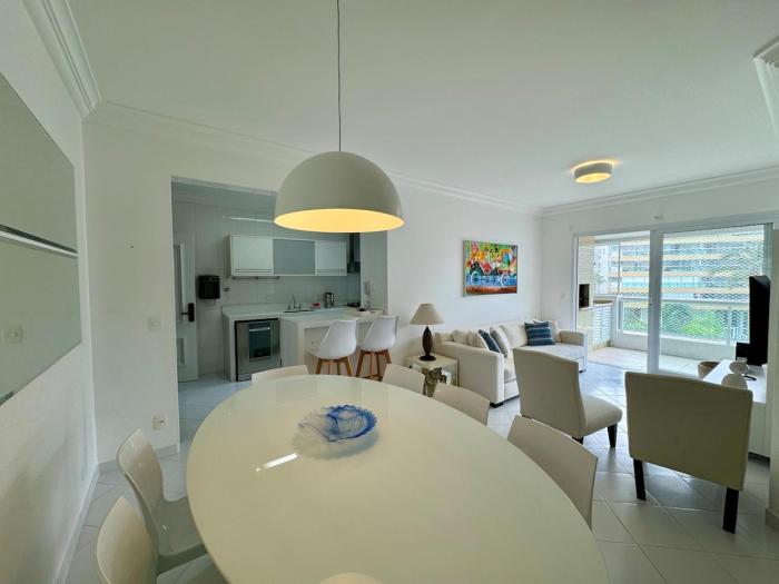 Amplo apto pé na grama em Riviera