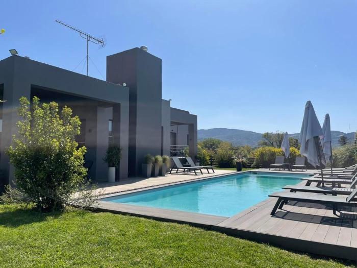Villa Vega I "Heated" pool, next to nature!