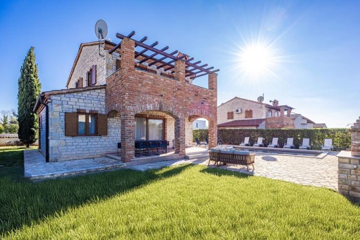 Villa Ana Paradiz for 8 people in Central Istria with private pool & pet friendly