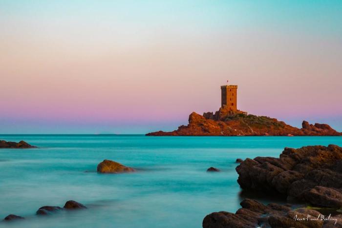 House with your feet in the water, between forest and beach - AGAY