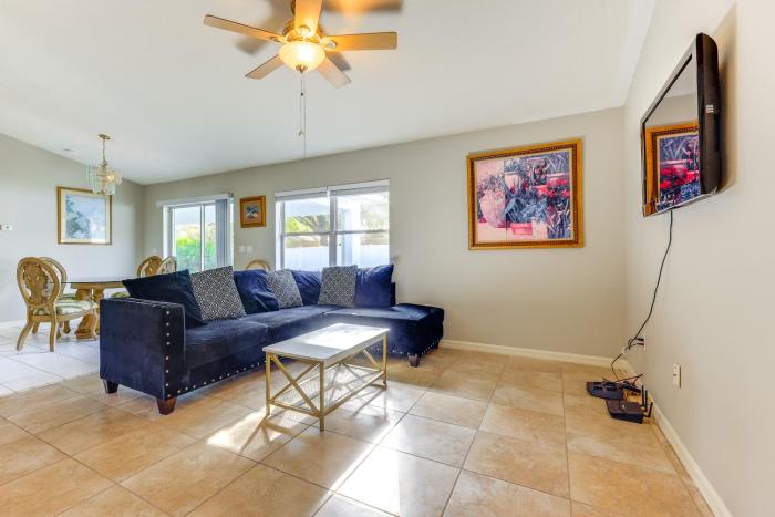 Pet-Friendly Palm Coast Home 8 Mi to Beach!