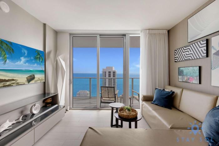 High Floor 2BR -2 BA - Resort Fees & Parking Incl