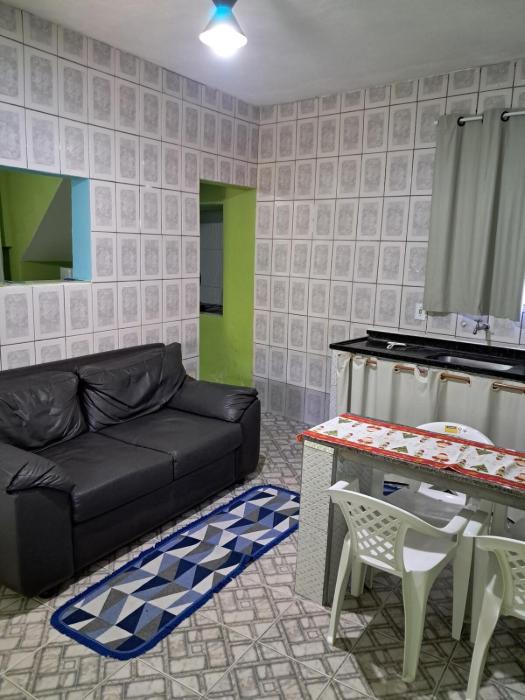 Kitnet 500m da praia