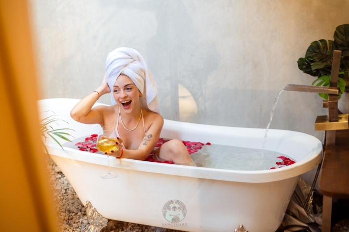 New 1BR with Jacuzzi & Free Access to Akna Beach Club